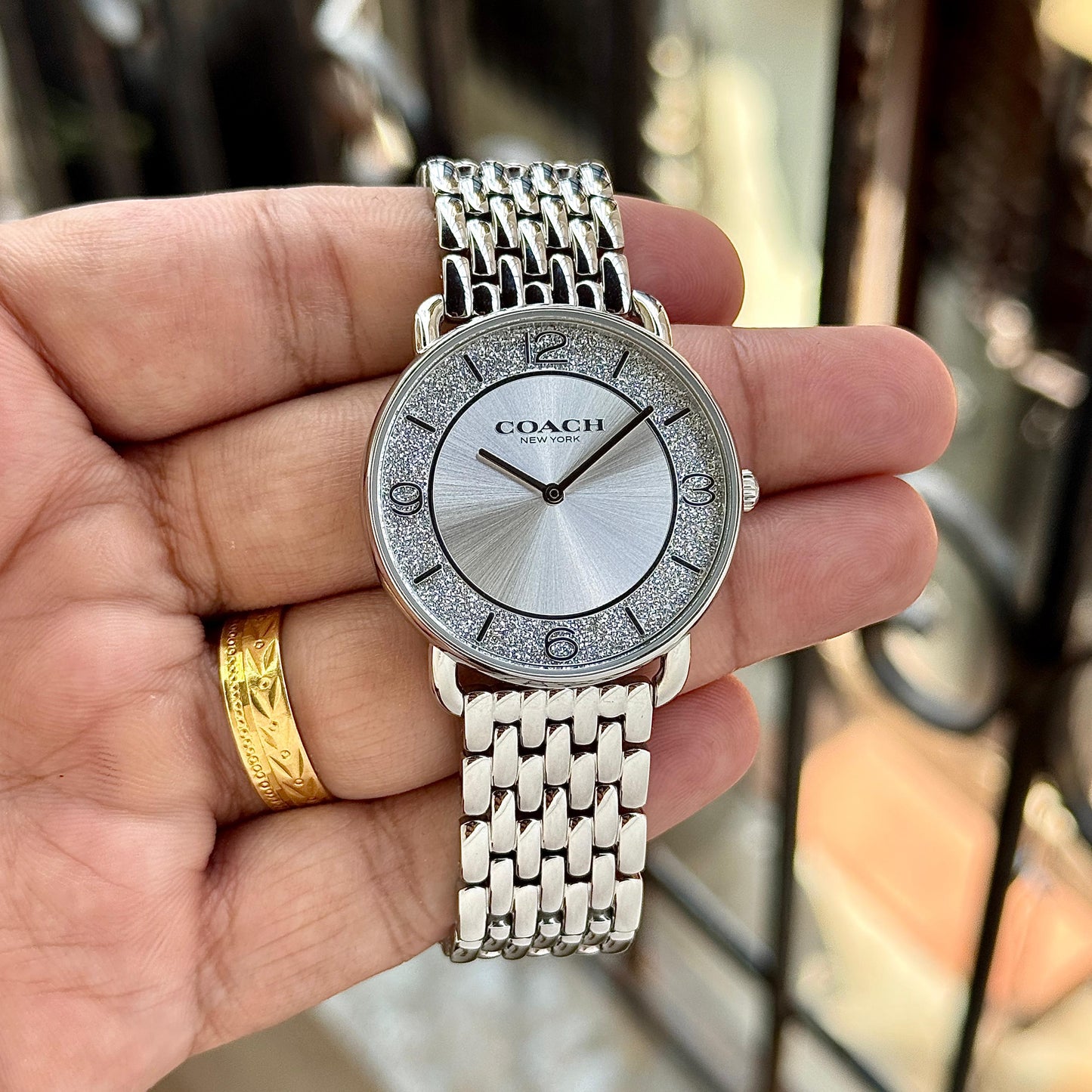 COACH ELLIOT WOMEN’S QUARTZ – ELEGANCE THAT SHINES EVERYDAY