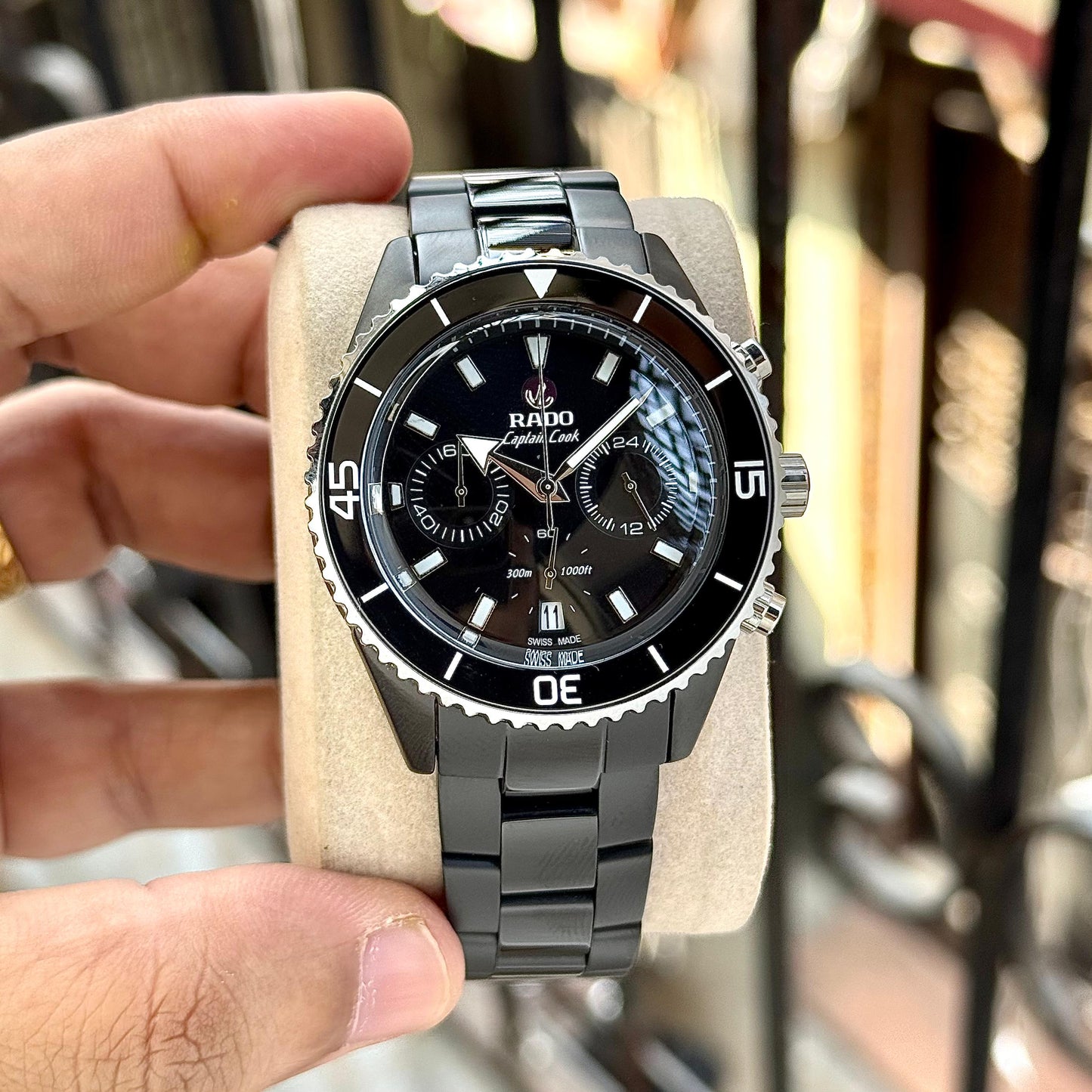 RADO CAPTAIN COOK – HIGH-TECH CERAMIC LUXURY MASTERPIECE